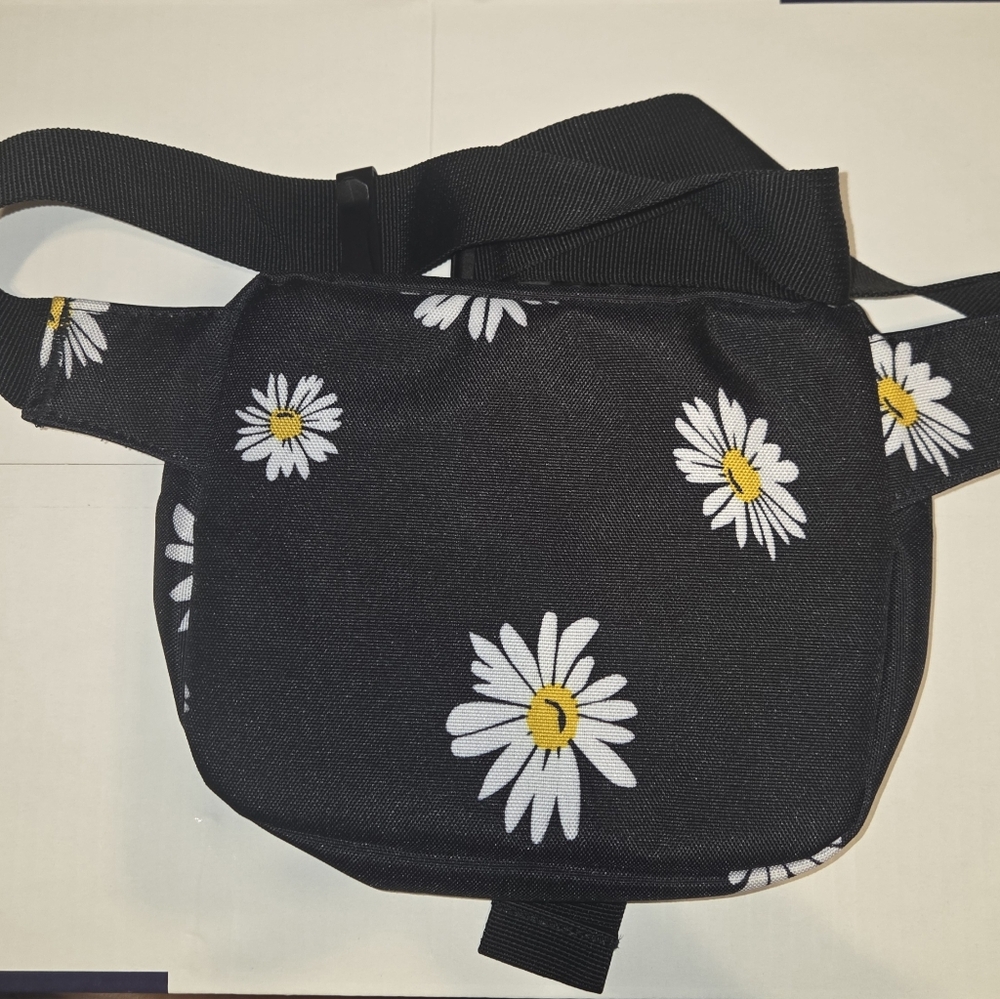 Herschel Fifteen Daisy Fanny Pack - Picture 2 of 4